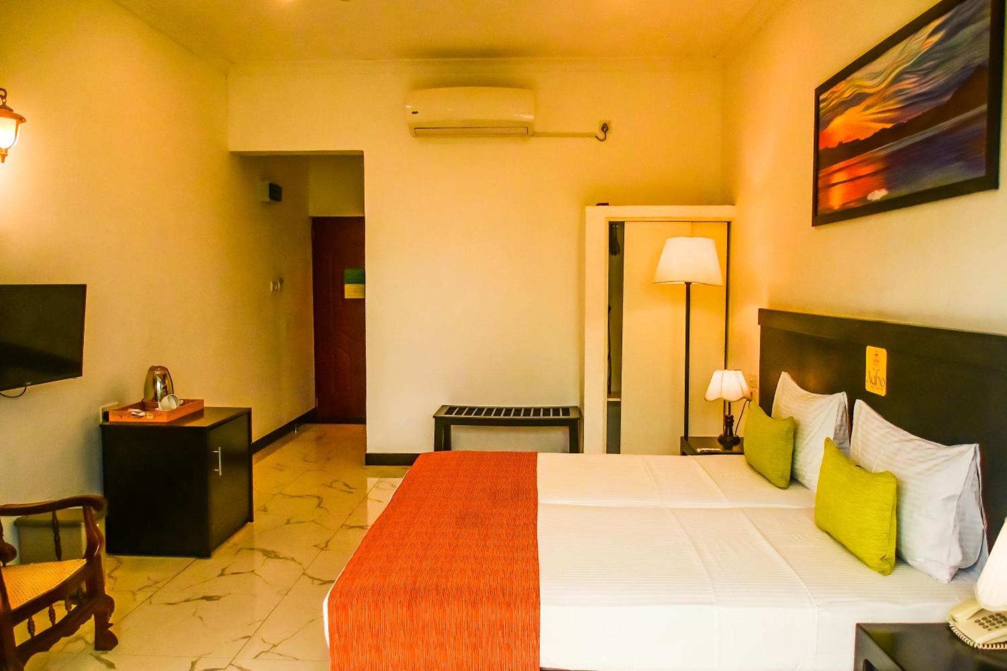Agbo Hotel Polonnaruwa Exteriör bild