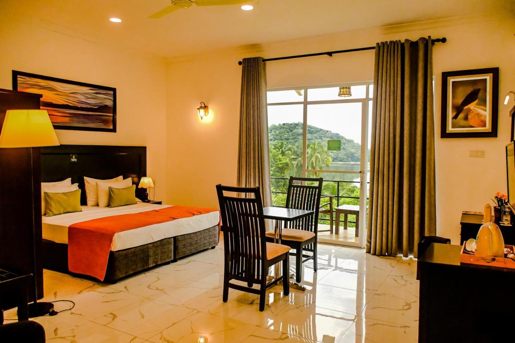 Agbo Hotel Polonnaruwa Exteriör bild