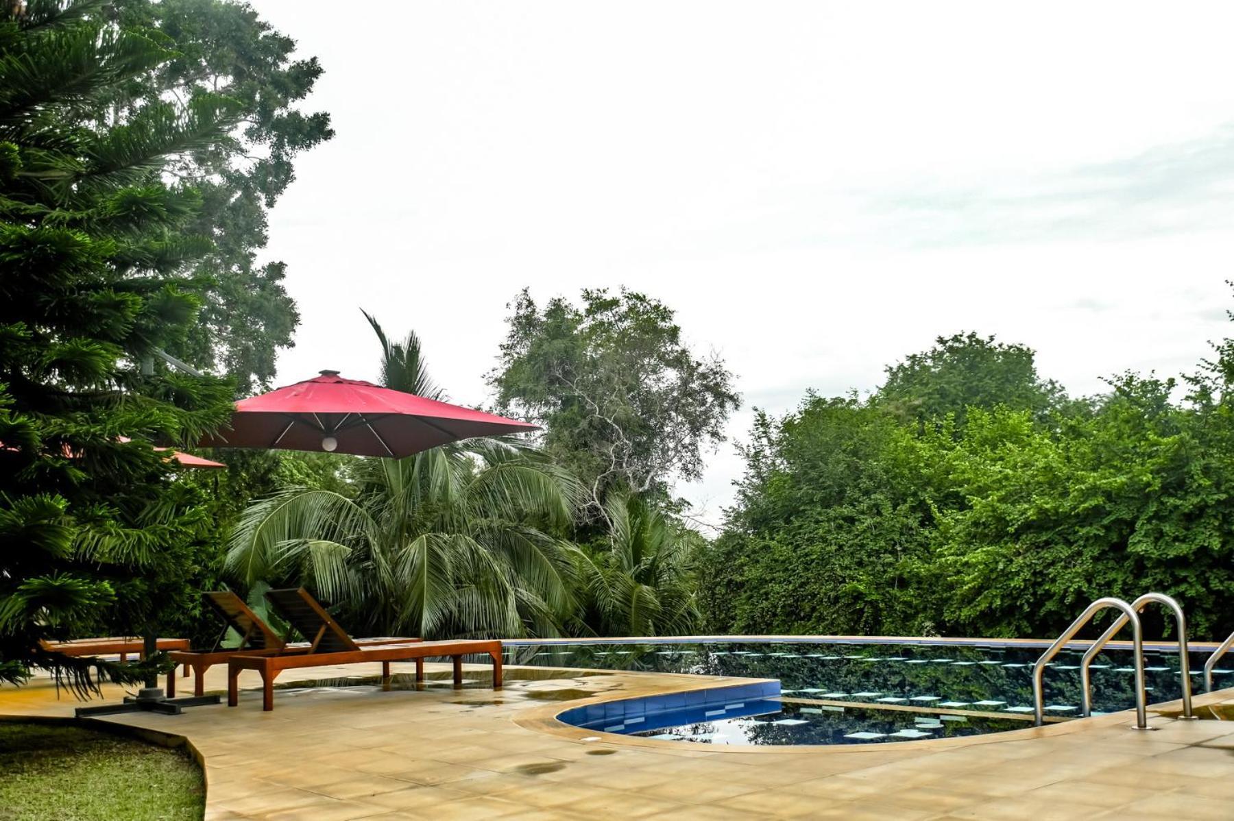 Agbo Hotel Polonnaruwa Exteriör bild